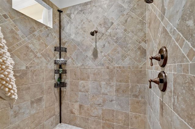 404 LONG AND WINDING ROAD, Howey In The Hills, FL 34737