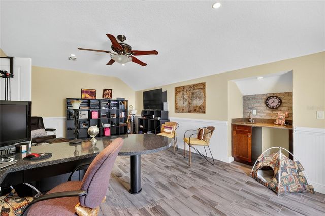 404 LONG AND WINDING ROAD, Howey In The Hills, FL 34737