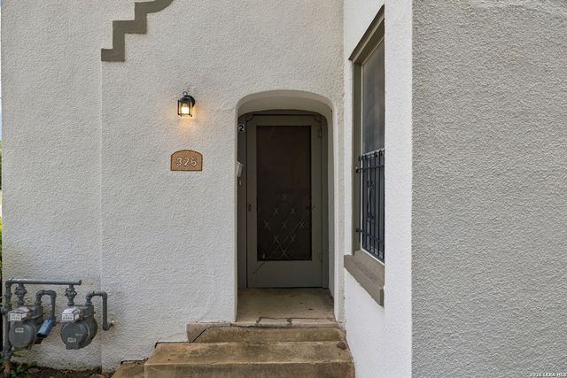 326 E MISTLETOE AVE, San Antonio, TX 78212