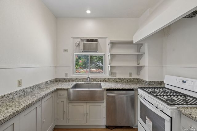 326 E MISTLETOE AVE, San Antonio, TX 78212