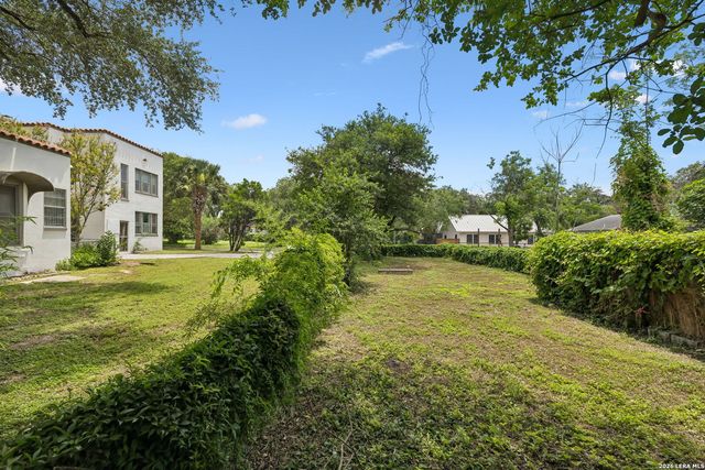326 E MISTLETOE AVE, San Antonio, TX 78212
