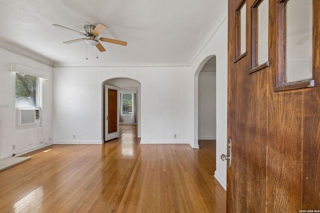 326 E MISTLETOE AVE, San Antonio, TX 78212