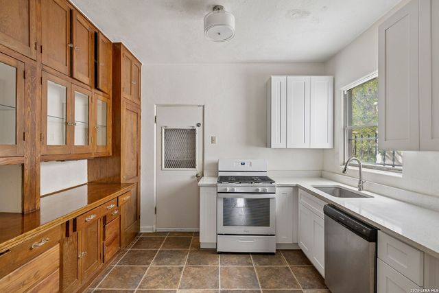 326 E MISTLETOE AVE, San Antonio, TX 78212