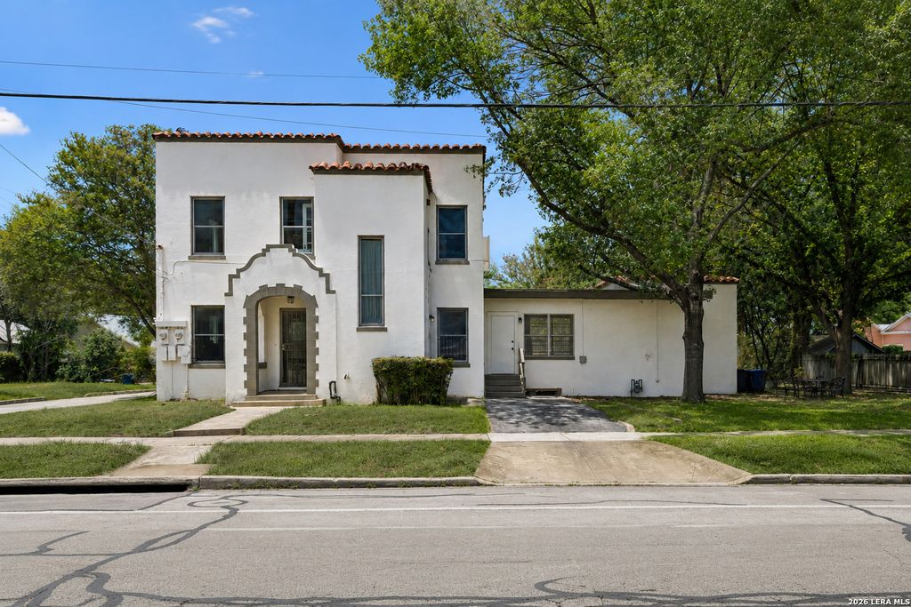 326 E MISTLETOE AVE, San Antonio, TX 78212