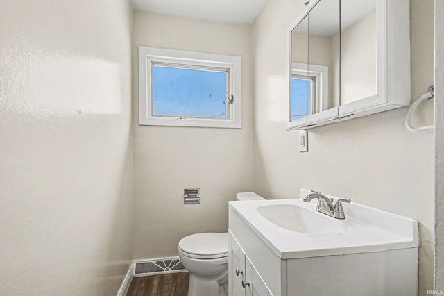 19705 Jewell Avenue, South Bend, IN 46614