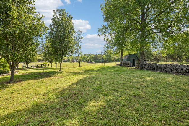 3366 Pugh Rd, Hermitage, TN 37076