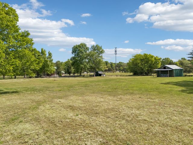 3366 Pugh Rd, Hermitage, TN 37076