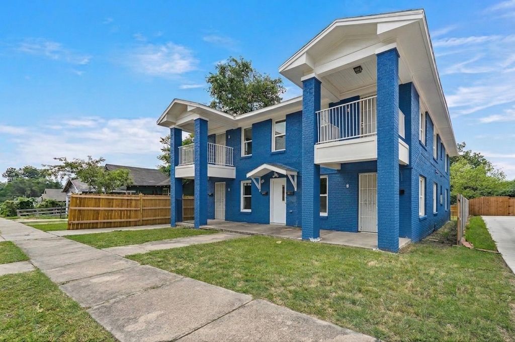 1016 E Arlington Avenue, Fort Worth, TX 76104 — exterior