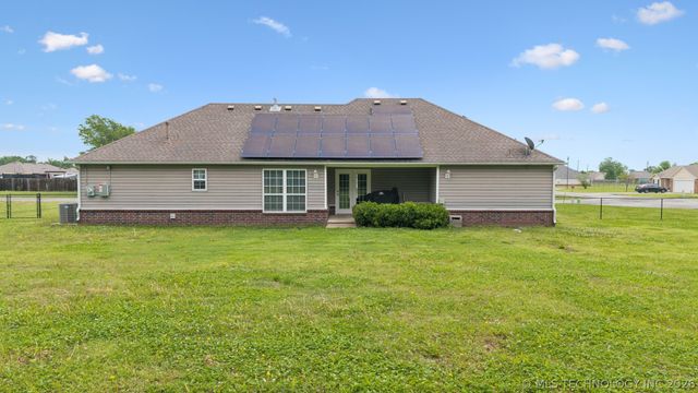 42 Winfield Drive, Inola, OK 74036