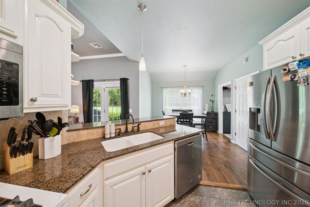 42 Winfield Drive, Inola, OK 74036