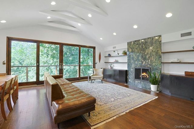 35 Alta Vista Circle, Irvington, NY 10533