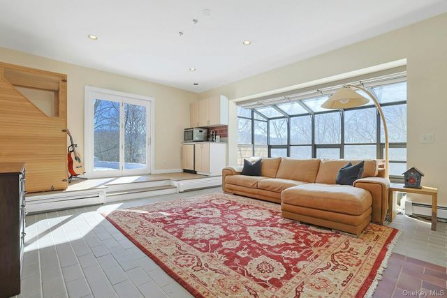 35 Alta Vista Circle, Irvington, NY 10533