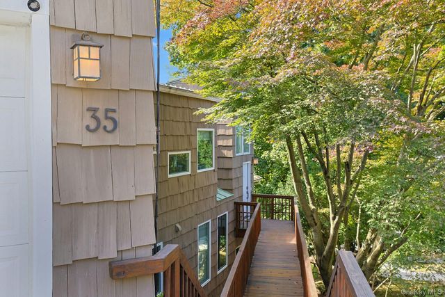 35 Alta Vista Circle, Irvington, NY 10533