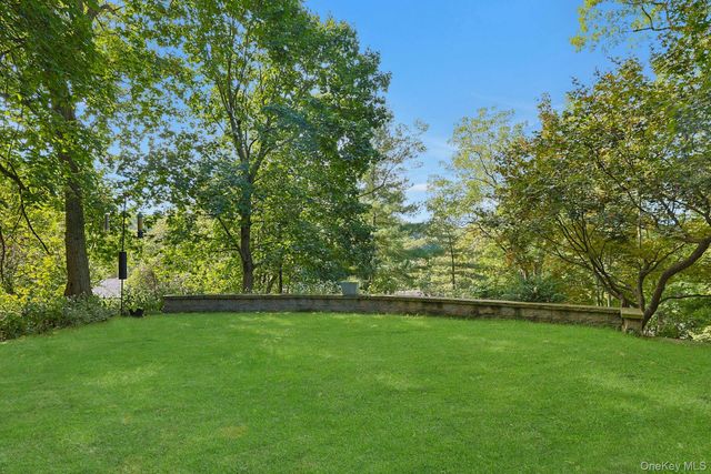 35 Alta Vista Circle, Irvington, NY 10533