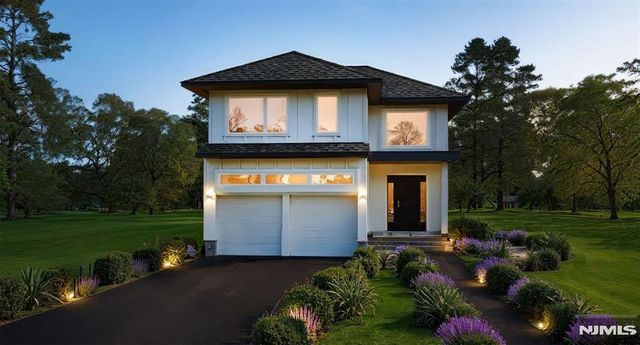 13 Harding Place, Livingston, NJ 07039