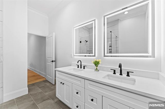 13 Harding Place, Livingston, NJ 07039