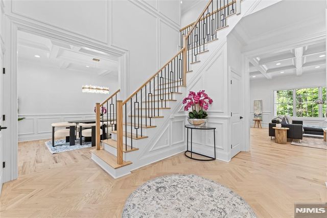 13 Harding Place, Livingston, NJ 07039