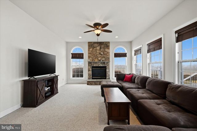 693 SPRUCE HILL WAY, Charles Town, WV 25414