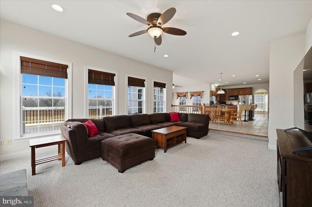 693 SPRUCE HILL WAY, Charles Town, WV 25414