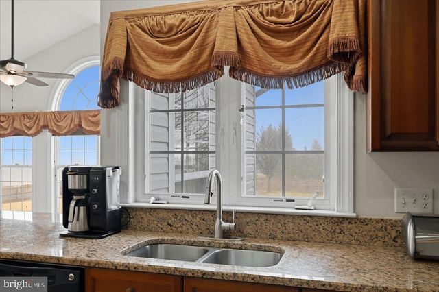 693 SPRUCE HILL WAY, Charles Town, WV 25414