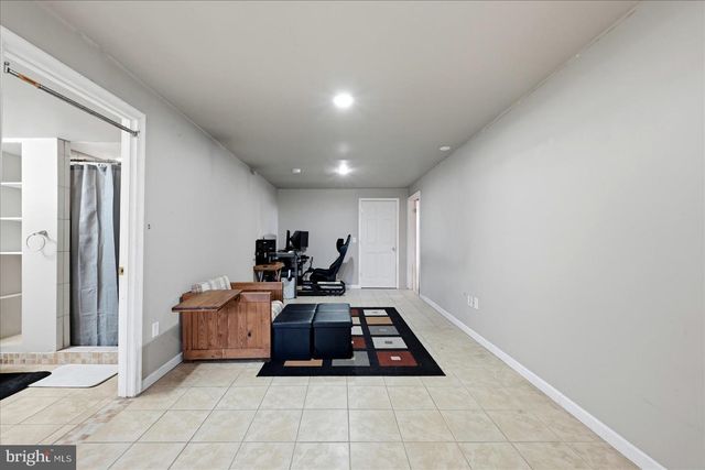 693 SPRUCE HILL WAY, Charles Town, WV 25414