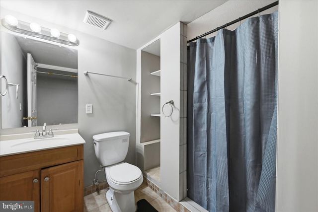 693 SPRUCE HILL WAY, Charles Town, WV 25414