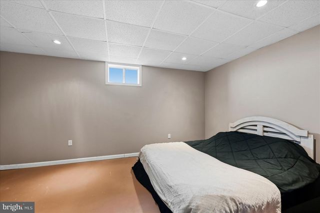 693 SPRUCE HILL WAY, Charles Town, WV 25414