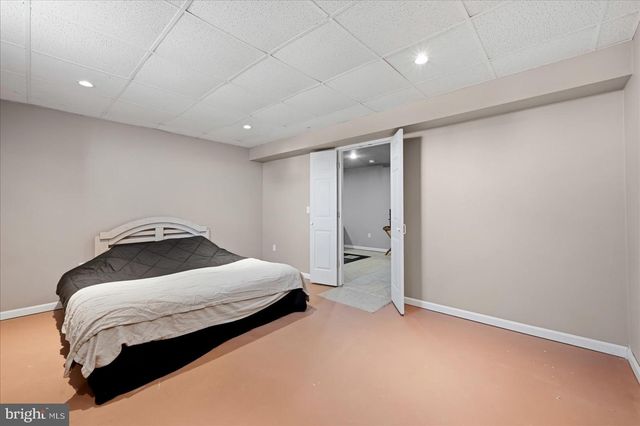 693 SPRUCE HILL WAY, Charles Town, WV 25414