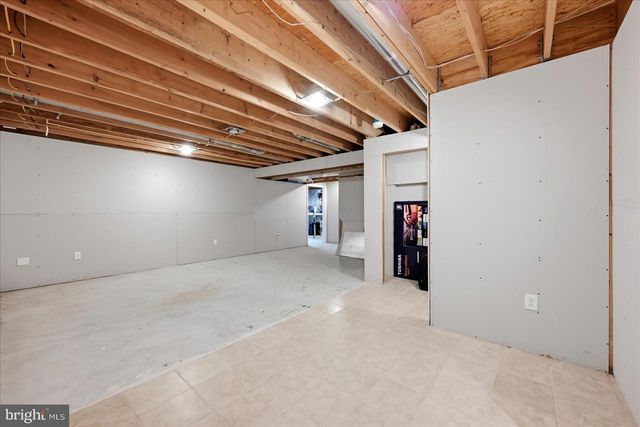 693 SPRUCE HILL WAY, Charles Town, WV 25414