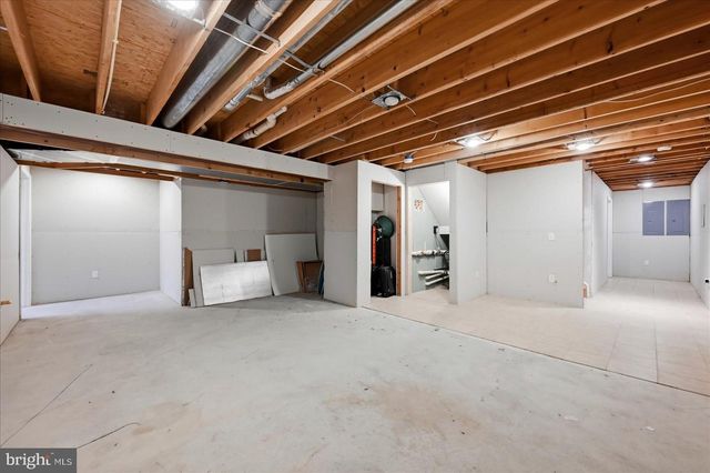 693 SPRUCE HILL WAY, Charles Town, WV 25414