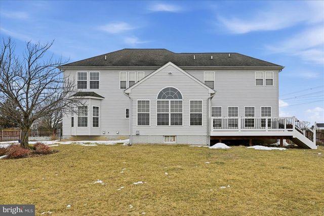 693 SPRUCE HILL WAY, Charles Town, WV 25414