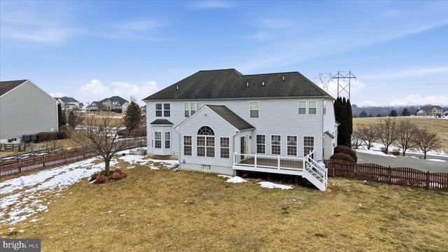 693 SPRUCE HILL WAY, Charles Town, WV 25414