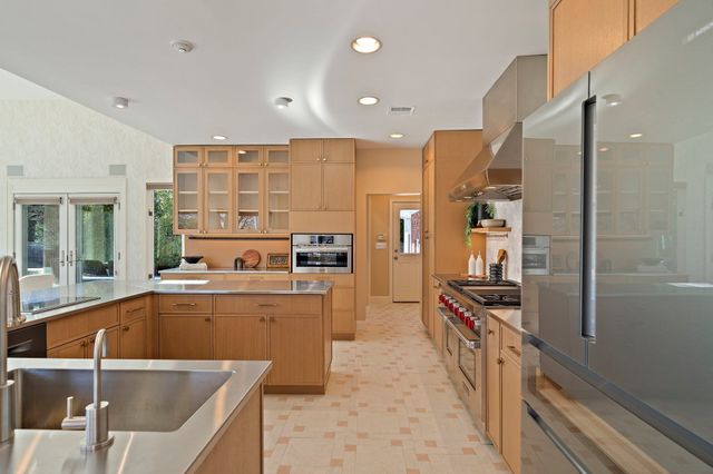 20 Montrose St, Newton, MA 02458