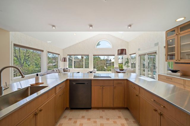 20 Montrose St, Newton, MA 02458