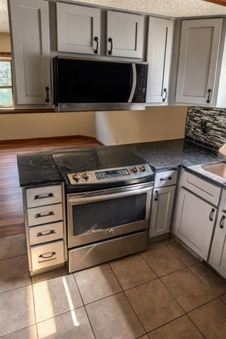 4553 W La Siesta Street, Springfield, MO 65802