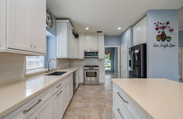 3631 Sunset Meadows Drive, Pearland, TX 77581