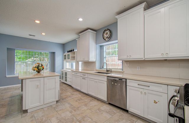 3631 Sunset Meadows Drive, Pearland, TX 77581