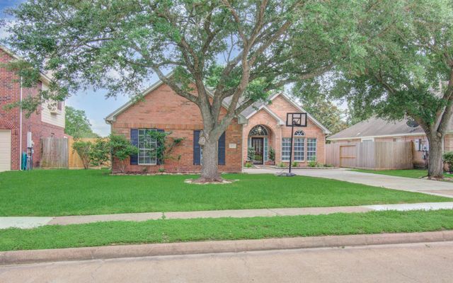 3631 Sunset Meadows Drive, Pearland, TX 77581