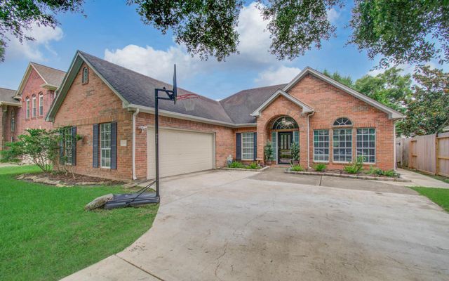 3631 Sunset Meadows Drive, Pearland, TX 77581