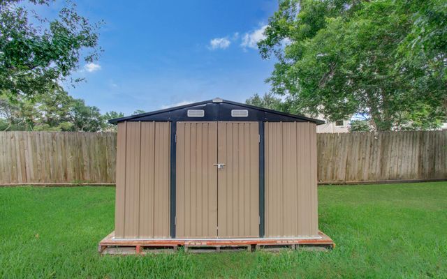 3631 Sunset Meadows Drive, Pearland, TX 77581