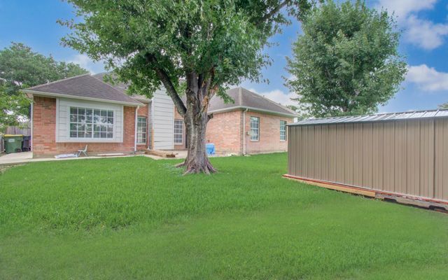 3631 Sunset Meadows Drive, Pearland, TX 77581