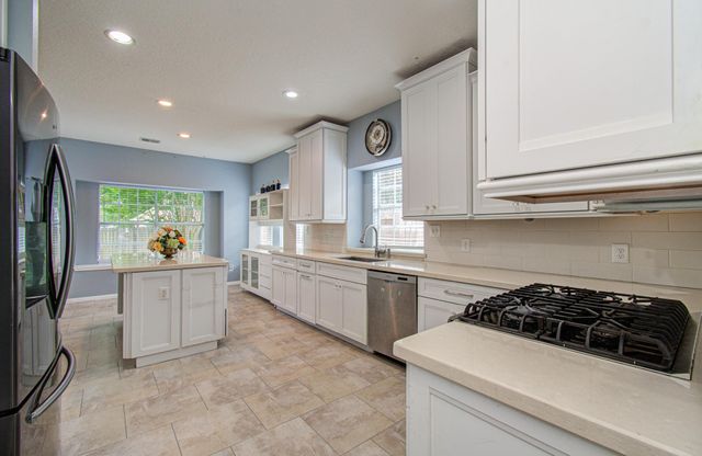 3631 Sunset Meadows Drive, Pearland, TX 77581