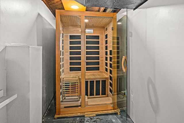 2502 W 15th Street, Duluth, MN 55806