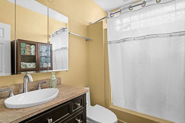 2502 W 15th Street, Duluth, MN 55806