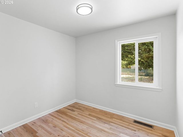 1842 Se 92ND Ave, Portland, OR 97216