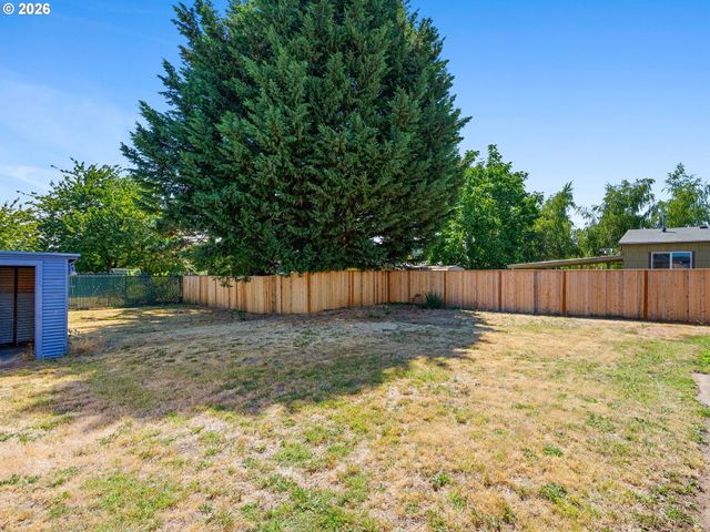 1842 Se 92ND Ave, Portland, OR 97216