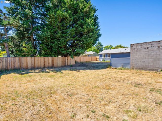 1842 Se 92ND Ave, Portland, OR 97216
