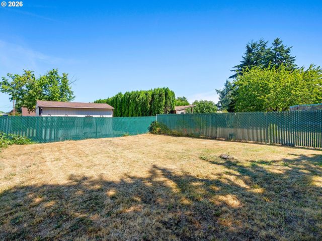1842 Se 92ND Ave, Portland, OR 97216