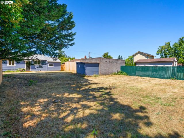 1842 Se 92ND Ave, Portland, OR 97216