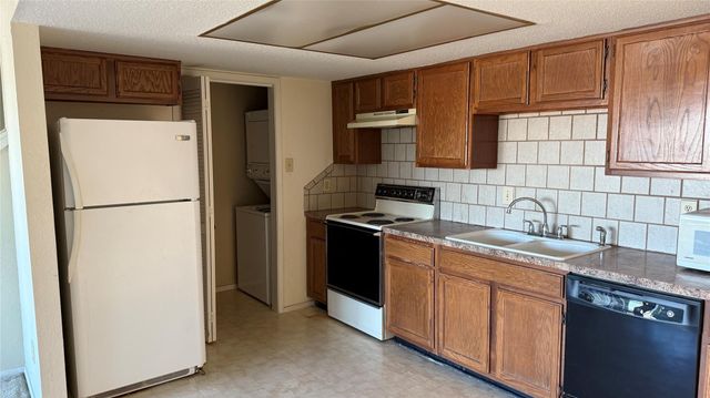 14777 Wunderlich Drive 804, Houston, TX 77069